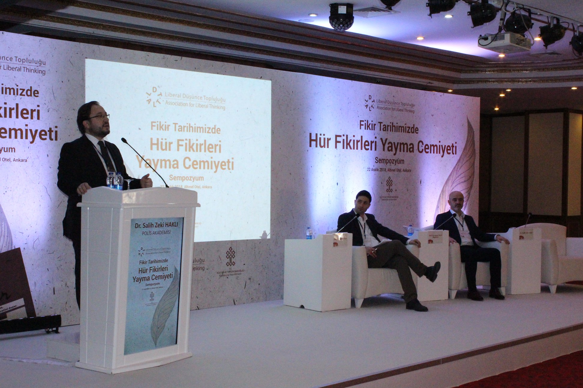 Fikir Tarihimizde Hür Fikirleri Yayma Cemiyeti Sempozyumu Fikir Tarihimizde Hür Fikirleri Yayma Cemiyeti Sempozyumu